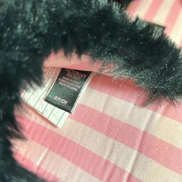 Victoria secret new slippers size small - Picture 6 of 9